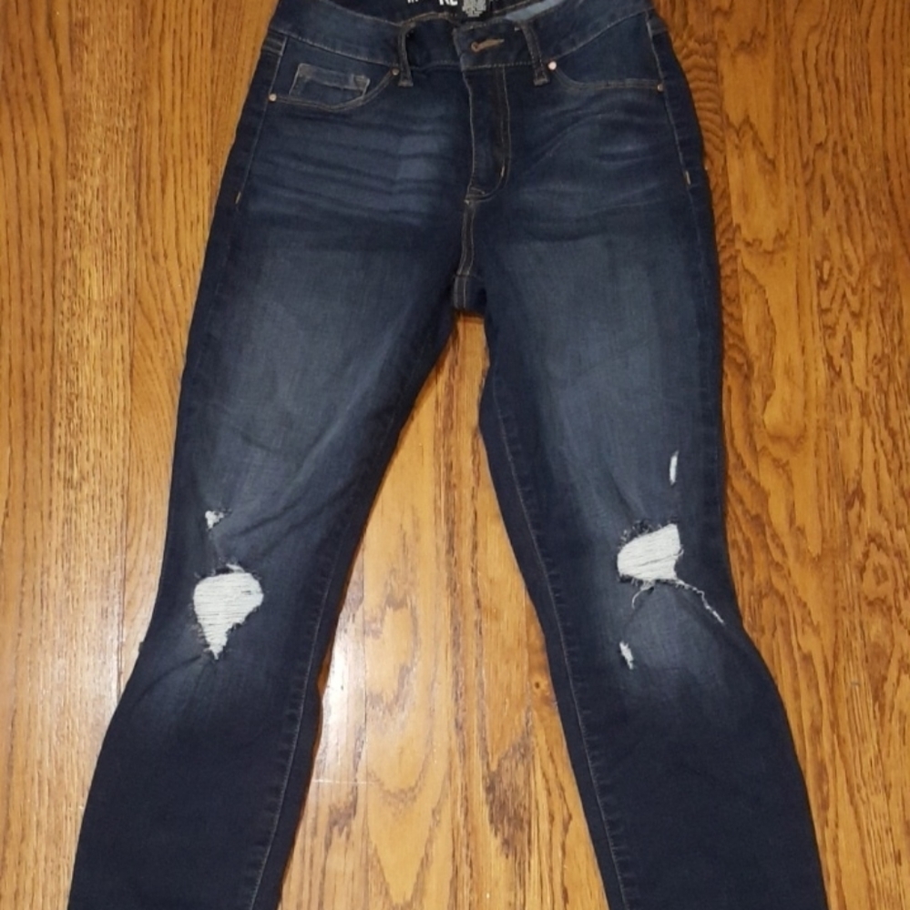 Skinny ripped jeans